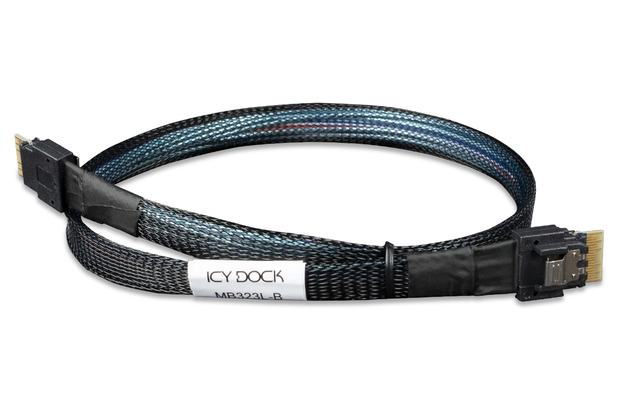 Câble ICYDOCK SlimSAS 4i (SFF-8654) vers SlimSAS 4i - 0,5 m