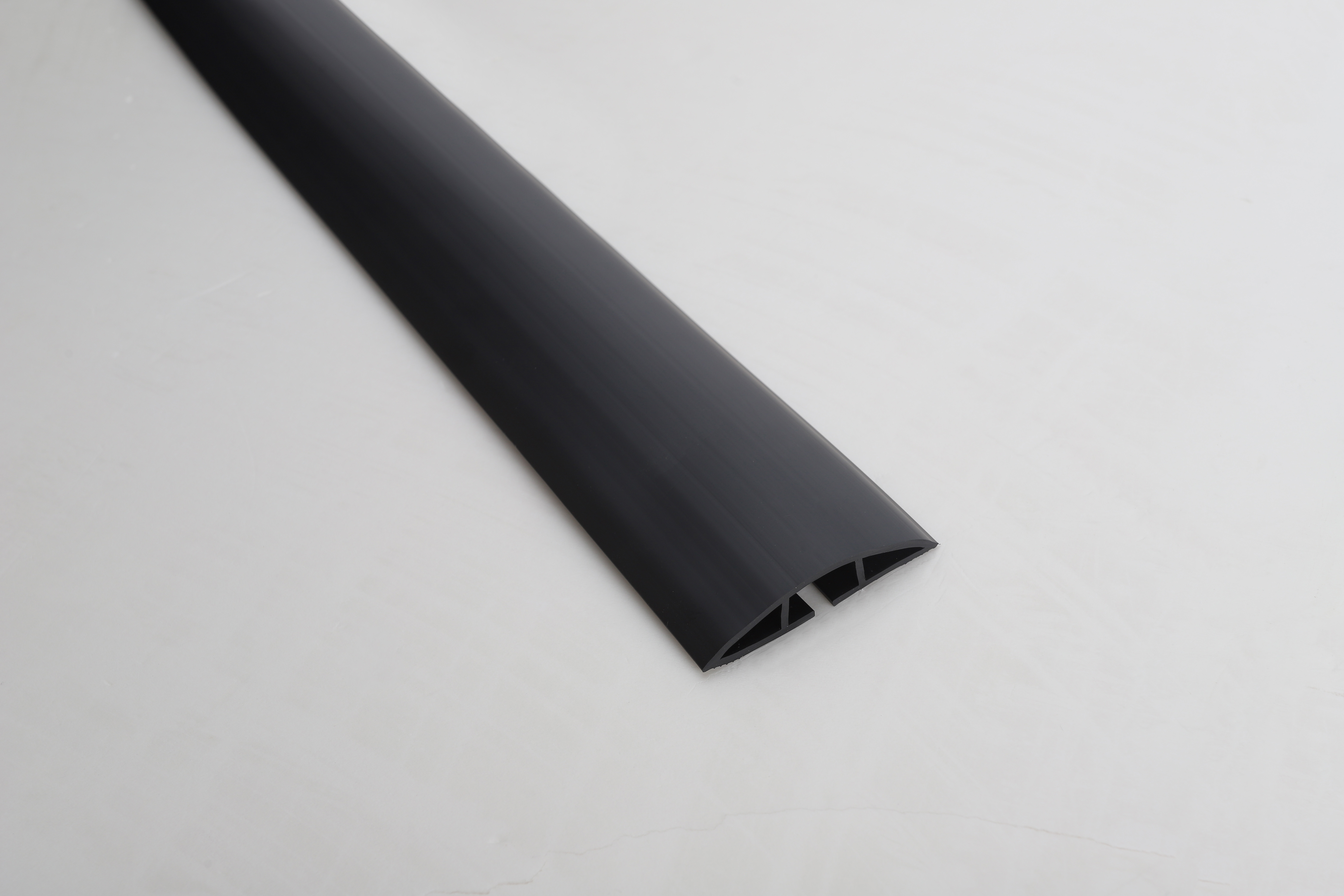 iCAN - Protecteur de câbles pour le plancher de 6 pi