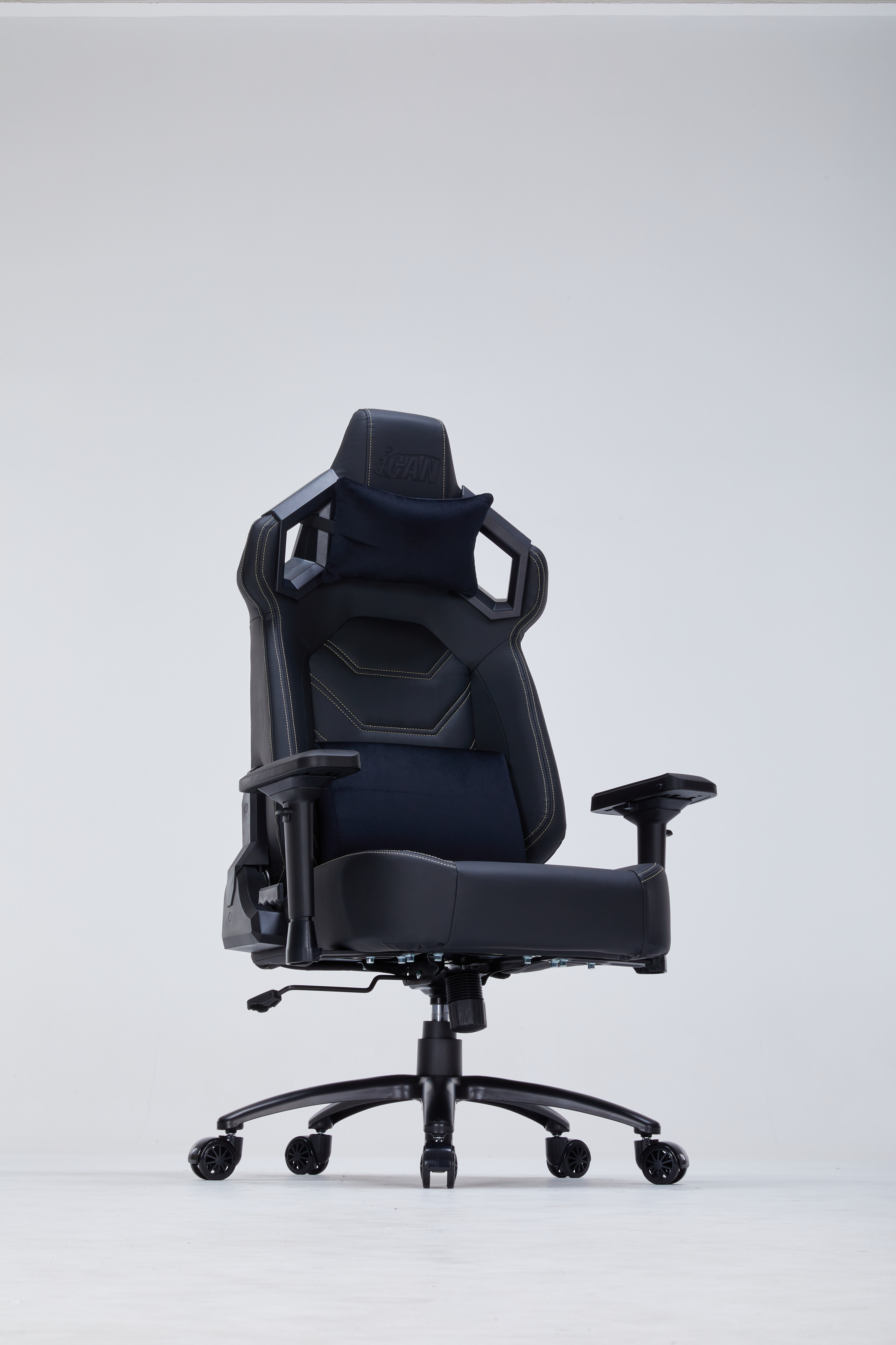 iCAN 9917  Gaming Chair 4D Armrest ,Black