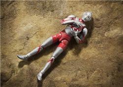 TAMASHII NATIONS ZOFFY "ULTRAMAN"