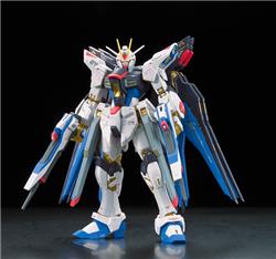 BANDAI RG #14 1/144 Strike Freedom Gundam 'Gundam SEED Destiny' Kit de modélisation