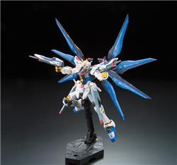BANDAI RG #14 1/144 Strike Freedom Gundam 'Gundam SEED Destiny' Kit de modélisation