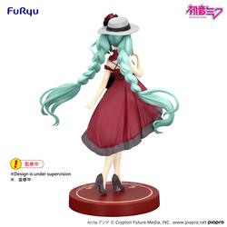 Robe de sortie FuRyu Hatsune Miku, version rouge.