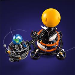 LEGO Technic La planète Terre et la Lune en orbite 42179
