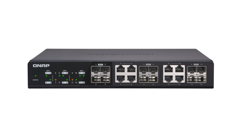 Commutateur 10GbE non géré à 12 ports QNAP (QSW-1208-8C). Douze ports SFP+ 10GbE avec huit ports 10GBASE-T partagés.