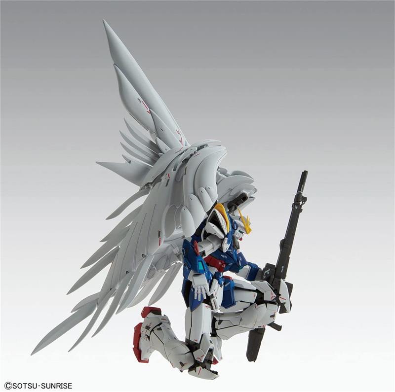 BANDAI Hobby MG 1/100 Wing Gundam Zero (EW) Ver.Ka - Canada
