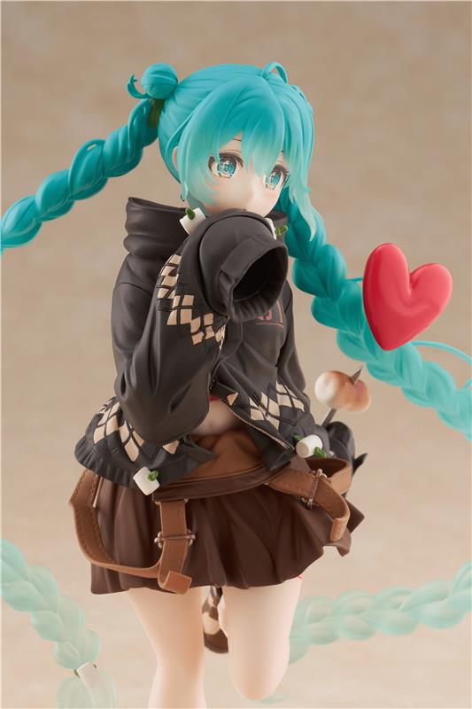 TAITO Hatsune Miku Figure - Fashion (Outdoor Ver.)