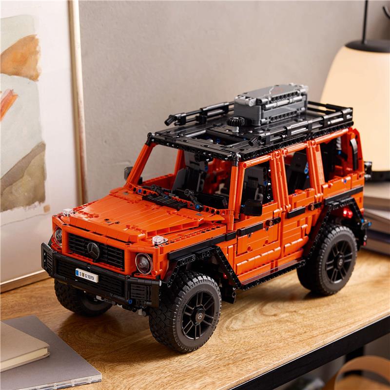 LEGO Technic Mercedes-Benz G 500 PROFESSIONAL Line Building Set