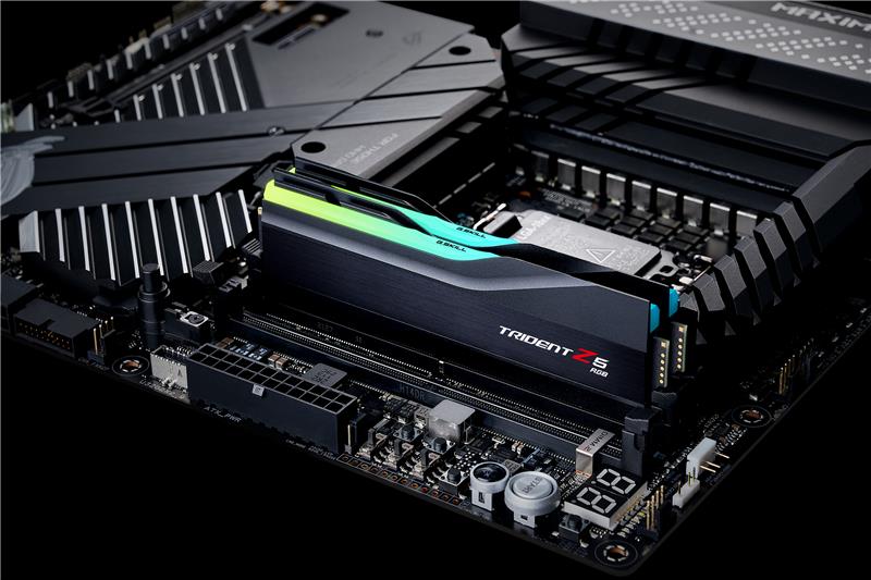 G.SKILL Trident Z5 RGB 32GB (2x16GB) DDR5 6400MHz CL32 UDIMM